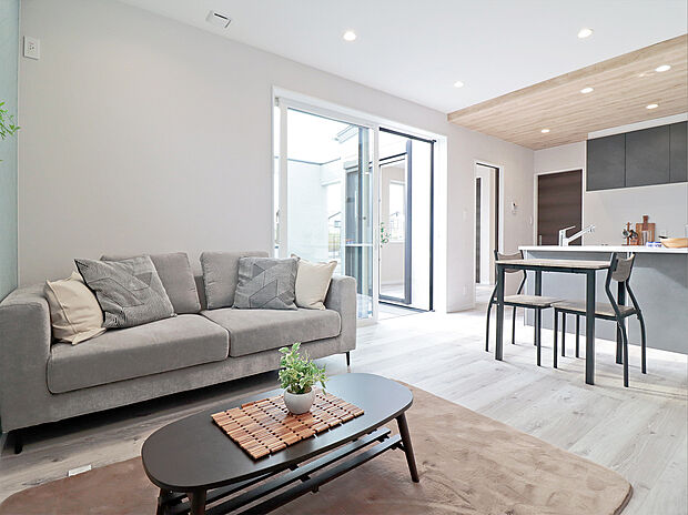 【【18号地：リビング】】外空間との繋がりを楽しめるロジアのある平屋です。