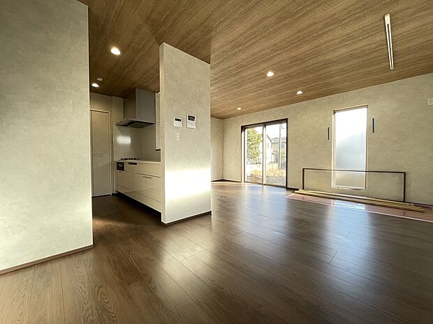 キッチンからLDK全体が見渡せます。