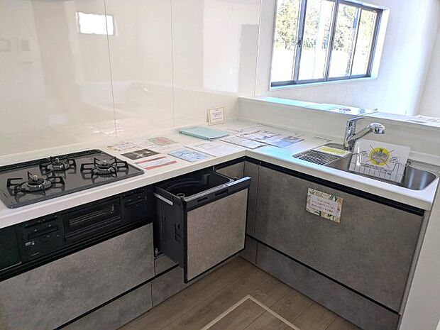 【キッチン】食洗機付きのシステムキッチン♪