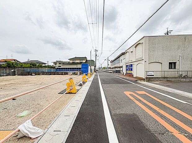 【◆前面道路◆】西側：市道　川入・庭瀬2号線　5～6m