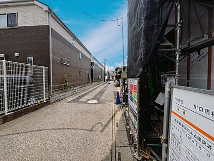 現地前面道路写真（8/1撮影）