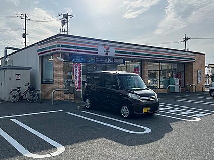セブンイレブン宇部恩田町5丁目店 約670m～690m(徒歩　約9分)