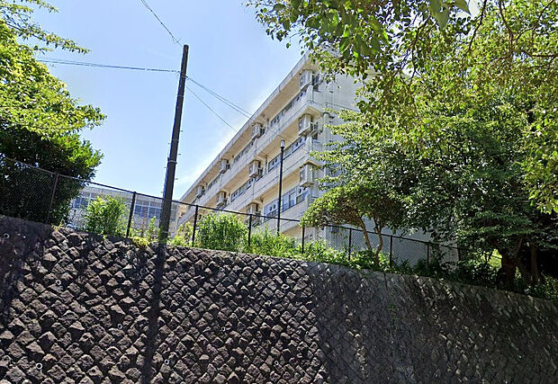 鎌倉市立岩瀬中学校（約1,700m）