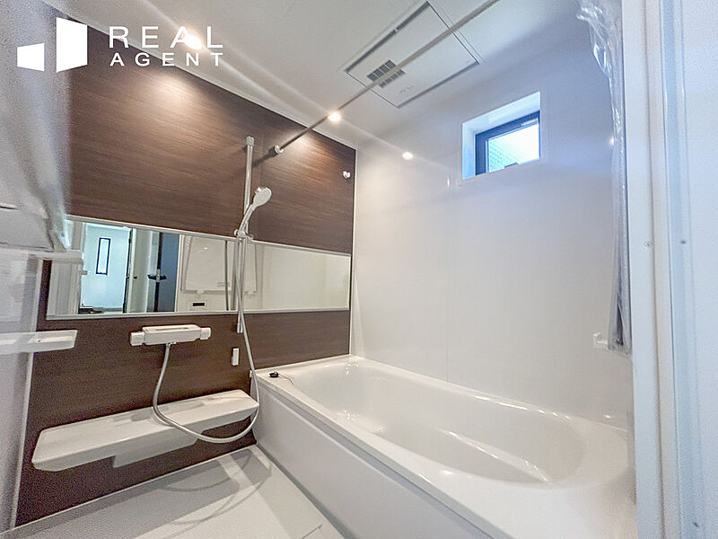 浴室乾燥暖房機付きのバスルームは冬場のヒートショック対策、梅雨時期のお洗濯もの干しなどオールシーズン活躍します。