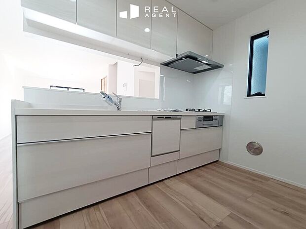 『A号棟キッチン』
家族の顔を見ながらお料理も可能な対面式キッチン採用！