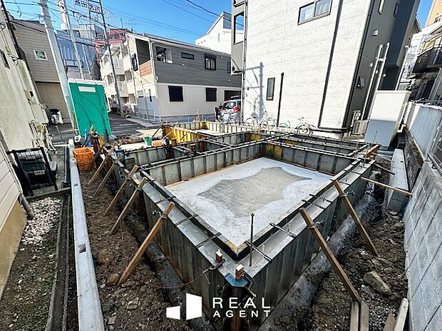 『現地撮影』
白楽駅まで徒歩約3分!東白楽、東神奈川駅までも徒歩圏内で利用可能な好立地。東急東横線、JR京浜東北線で都心までのアクセスも良好で通勤通学にも便利です☆