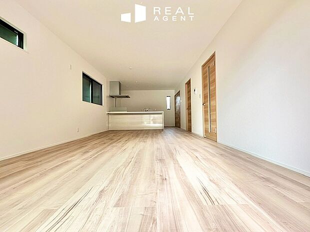 【リビング】ご家族とコミュニケーションが取りやすく、絆が深まるリビング。