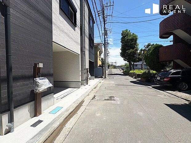 【現地・前面道路】現地にて、陽当りなど実際にご確認頂けます。マイホームの夢のお手伝いを是非させてください！