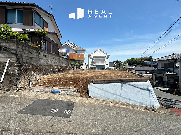 【現地撮影】スーパー、コンビニ、ドラックストアなど生活利便施設も充実で、快適な日常を送れます。