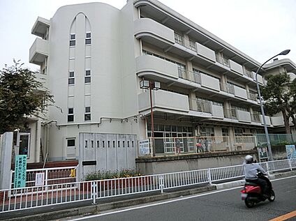 横浜市立宮谷小学校 850ｍ