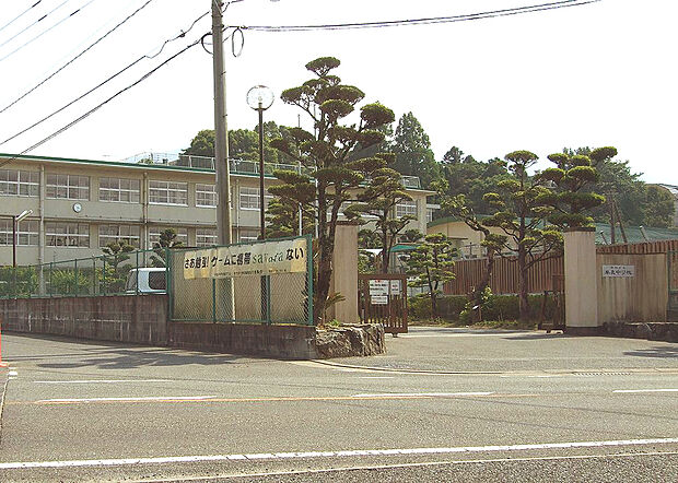 福岡市立早良中学校（約1,478m）