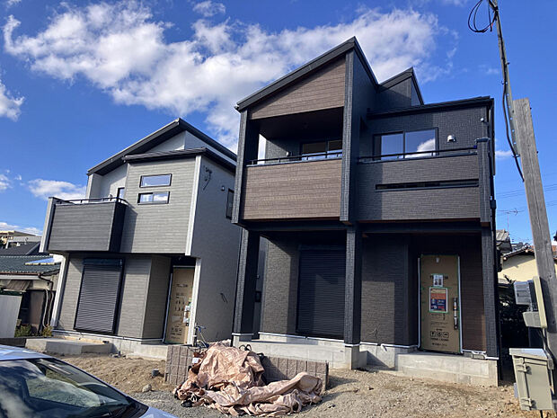 外観　左1号棟・右2号棟　