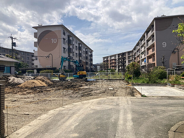 現地写真　撮影時:2026年4月上旬完成予定:2026年8月中旬