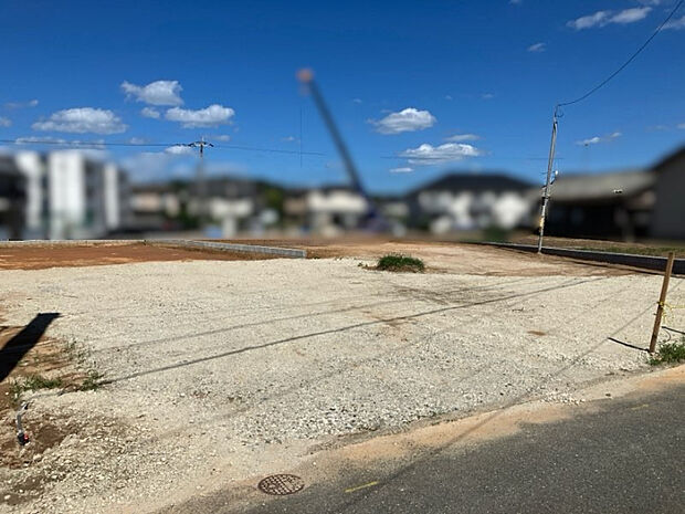 現地写真　撮影時:2026年8月上旬建物完成時期:2027年1月中旬