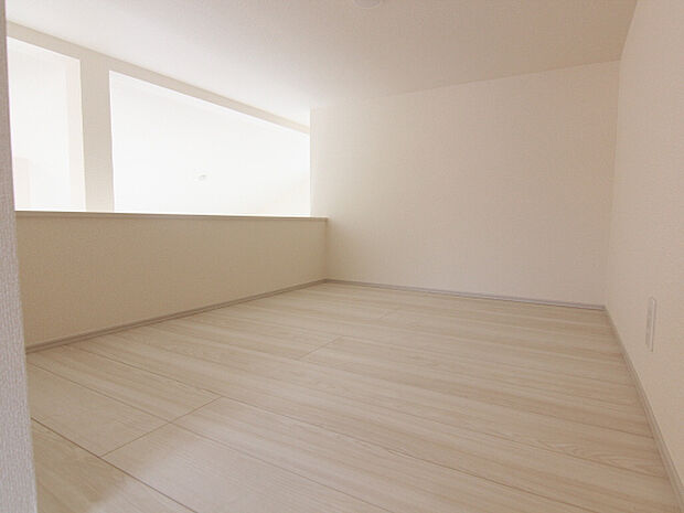 【浴室　1号棟】～癒しの時間～お子様と一緒にバスタイムを楽しめる広々とした浴室空間。※浴室暖房換気乾燥機付き