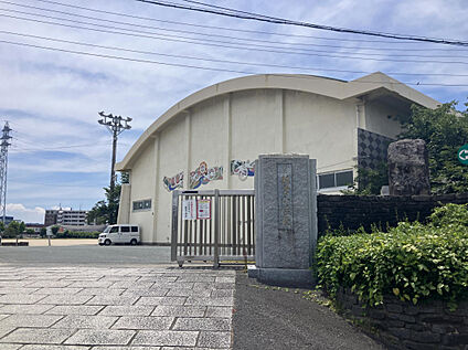 新宮小学校 1227m