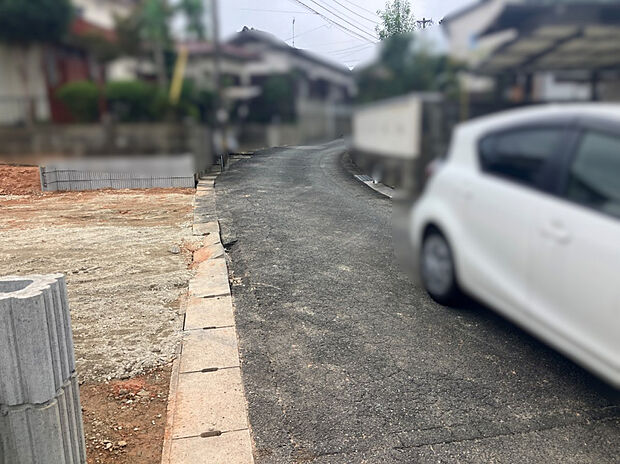 【現地写真】接道状況:北4.0m公道、南3.3m法定外