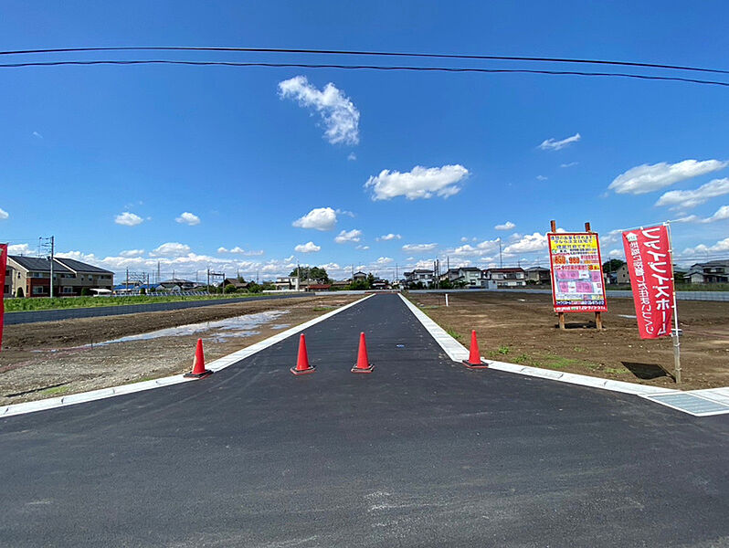 【分譲地内及び前面道路】分譲地内開発道路は6ｍ！お車の出し入れもスムーズです！（2024/06/07撮影）