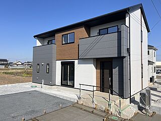 ＜古河市大堤＞徒歩9分以内にスーパーやドラッグストアが揃い、駅まで徒歩圏内の便利な立地 外観