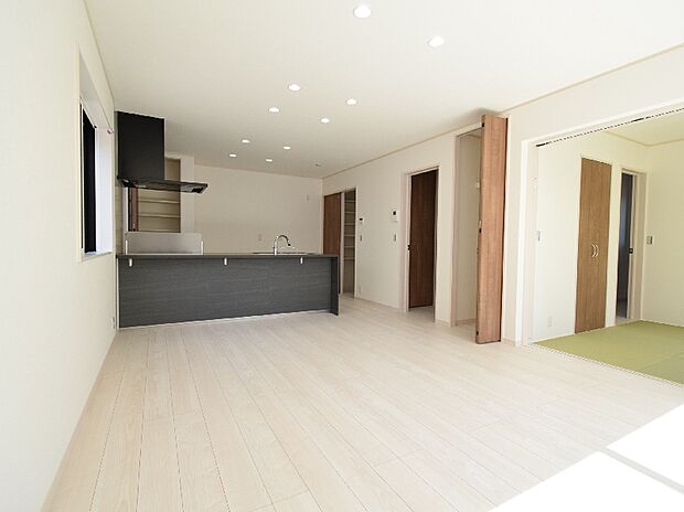 【2号棟:リビング】