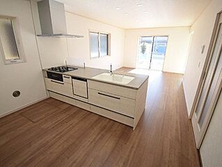 ＜前橋市上小出町＞国道17号線へ近く利便性の良い立地、買い物施設も近隣にあり住みやすい環境 その他