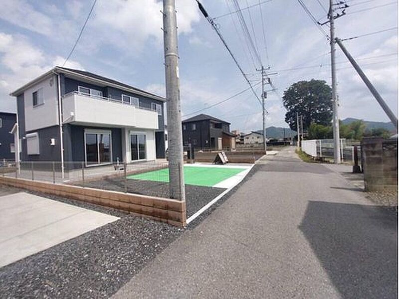 【A号棟：前面道路含む現地写真】