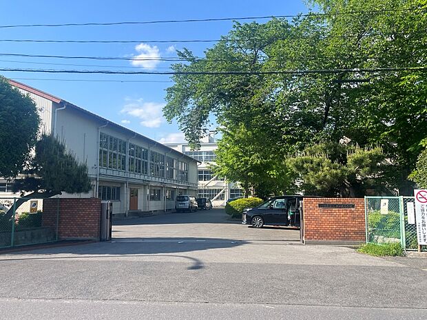 横川西小学校（約890m）