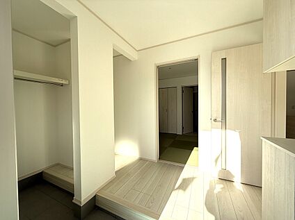 【14号棟:土間収納付き玄関】