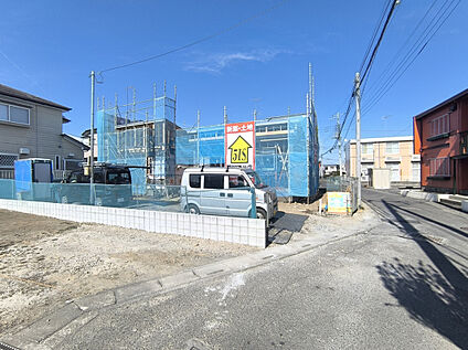 【前面道路含む現地写真】