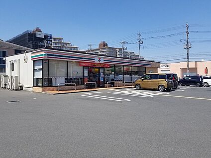 セブンイレブン北本二ツ家１丁目店 700m(徒歩　約9分)