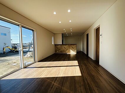 【2号棟:LDK17.6帖】