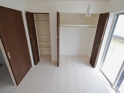 【2号棟:1F洋室クローゼット】
