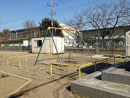 堤下公園 約200ｍ～250m(徒歩約3分～4分)