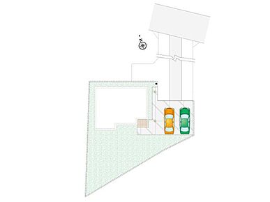 並列２台駐車可能です。広い南庭にお子様の遊具なども設置できますね。 