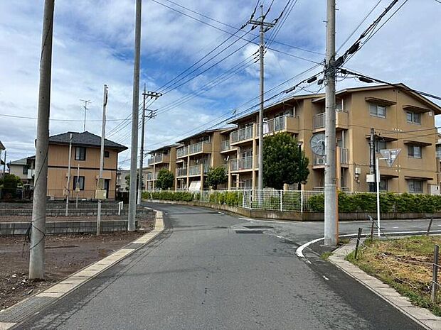 【【前面道路】】東側より撮影。見通しが良く開放的な街並みです！（2026年４月27日撮影）
