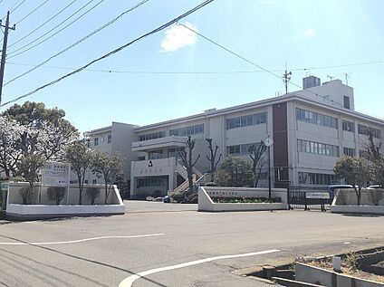 飯沼中学校 1600m(徒歩20分)