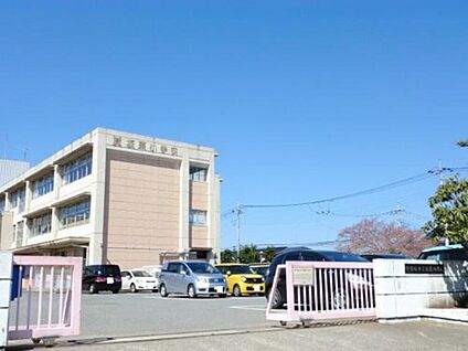 伊勢崎市立坂東小 約680m(徒歩約9分)