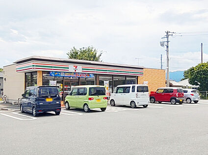 セブンイレブン　寄居桜沢店 約700ｍ(徒歩9分)