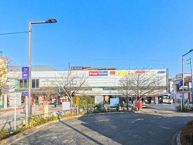 京王線「仙川」駅より徒歩7分のロケーションです。