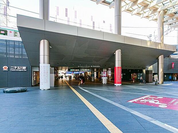 東急田園都市線「二子玉川」駅よりバス12分のロケーションです。