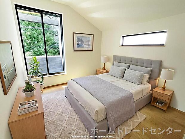 ~Private Room~
2面採光を確保した明るい室内は、風通しも良く、大変居心地の良い空間となっております。爽やかな風を感じて起きる朝は、快適生活の始まりに!