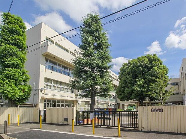 狛江市立狛江第六小学校(約600m)