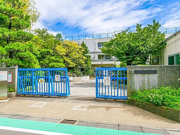 世田谷区立喜多見小学校(約910m)