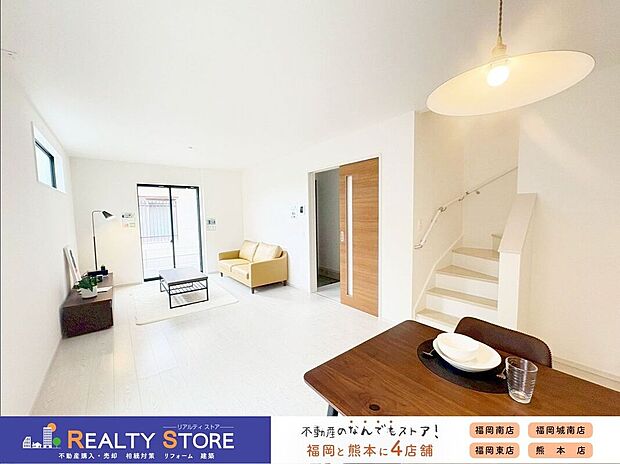 人気のリビングin階段採用♪自然と家族が集まるリビングです♪