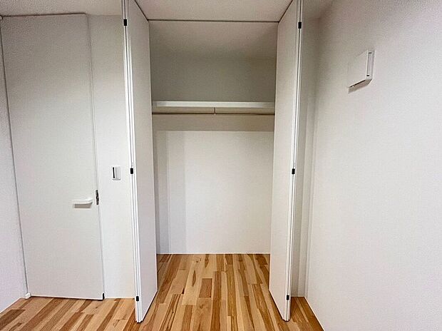 【収納】〈2号棟〉容量大きめなので、お部屋がすっきり片付きます♪