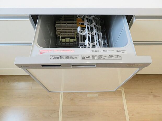 【その他設備】☆食器洗浄乾燥機☆時短家事の強い味方♪お水や洗剤からの手荒も守ってくれます♪