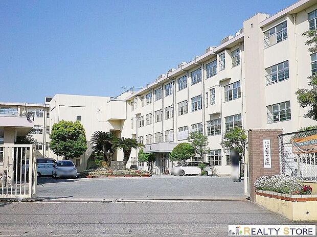 福岡市立三筑中学校（約470m）