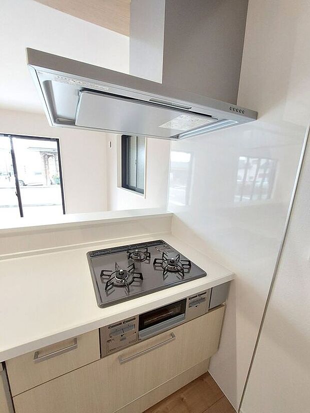 【その他設備】火力にこだわるお料理上手な方も大満足の3口コンロです♪