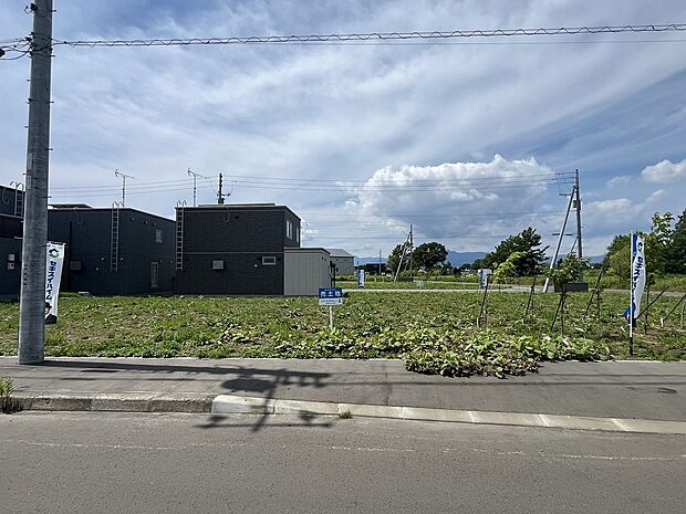 【区画1-3】正面:敷地面積168.20m2(50.88坪)。北向き整形地(2025年6月撮影)