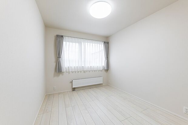 【洋室2】お子様部屋にちょうどいい広さの洋室2（2025年11月撮影）